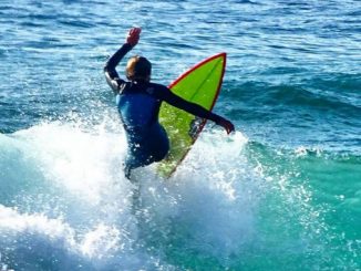 Clube de Surf de Lisboa aposta no crescimento pessoal dos jovens através da prática do surf