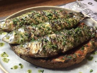 A sardinha no pão que promete ser uma LouQura nos Santos Populares